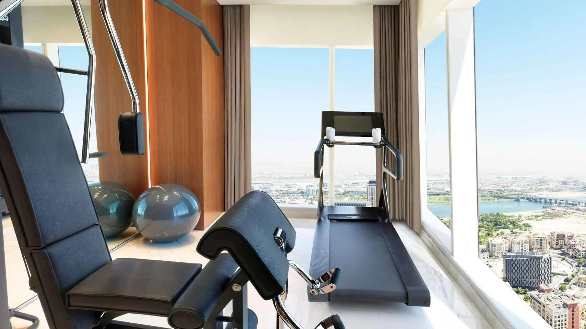 Sofitel Dubai The Obelisk Hotel 5*,