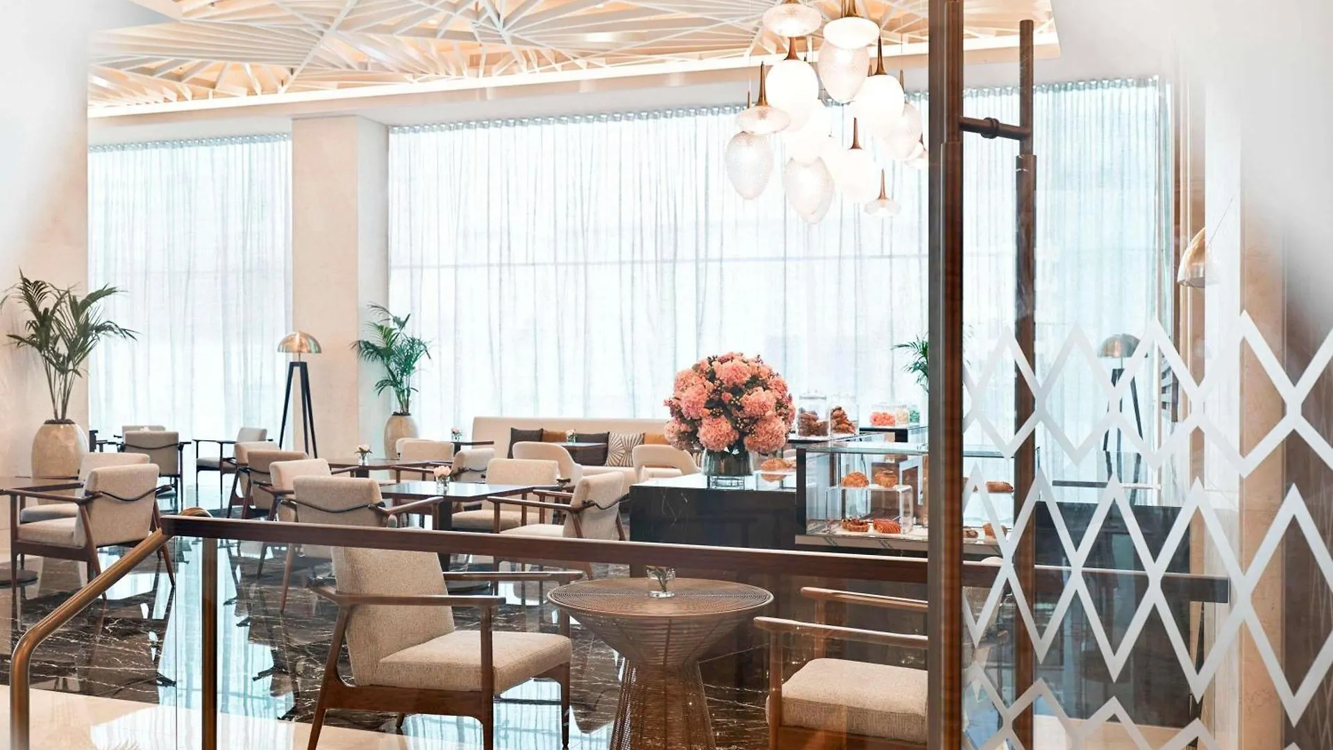 Sofitel Dubai The Obelisk Hotel 5*,